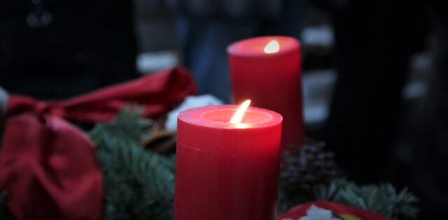 När kyrkportarna inte kan öppnas så kan vi fortsatt öppna oss själva helt och fullt för adventets budskap
